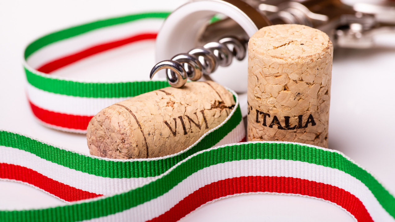 vins italiens : bouteilles de vins rouges et blancs italiens représentatifs