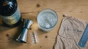 Combien de dose de ricard dans 1 litre : servir correctement avec doseur