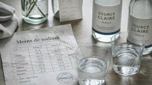 Eaux pétillantes les moins salées : bouteilles pauvres en sodium